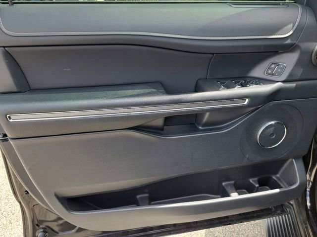 Used 2024 Ford Expedition XLT RWD image 16