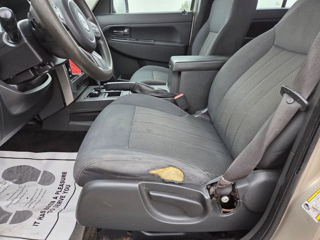 Used 2011 Jeep Liberty Sport AWD/4WD image 15