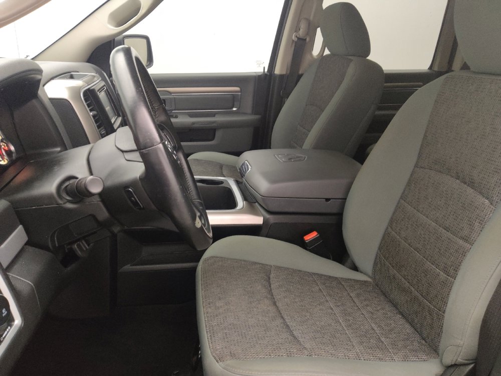 Used 2018 RAM 1500 SLT image 17