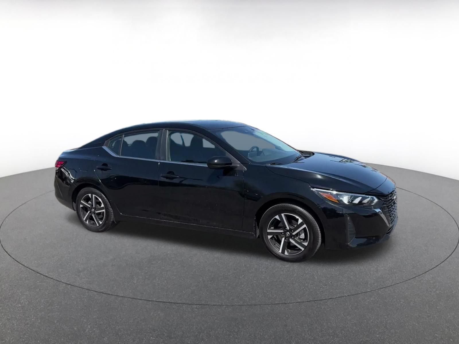 Used 2025 Nissan Sentra SV FWD image 2