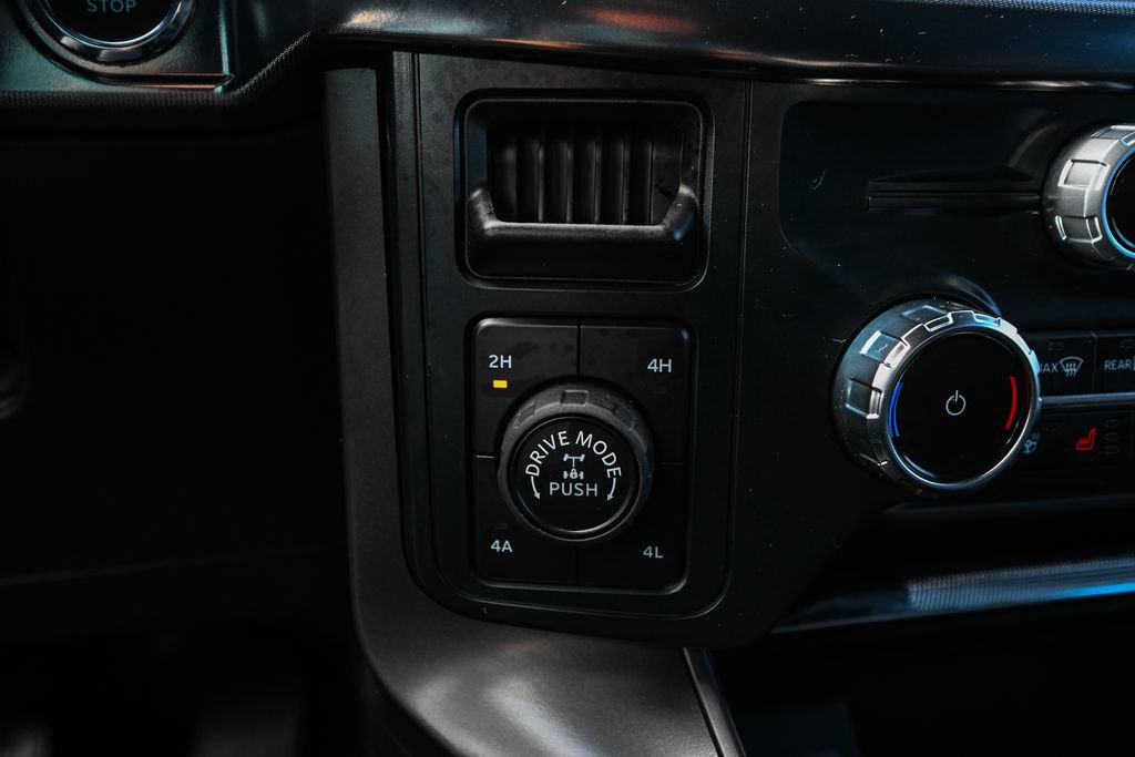 Used 2025 Ford F150 Lariat AWD/4WD image 34