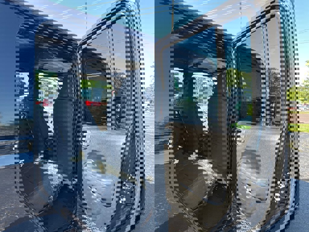 New 2025 Jeep Gladiator Sport image 14