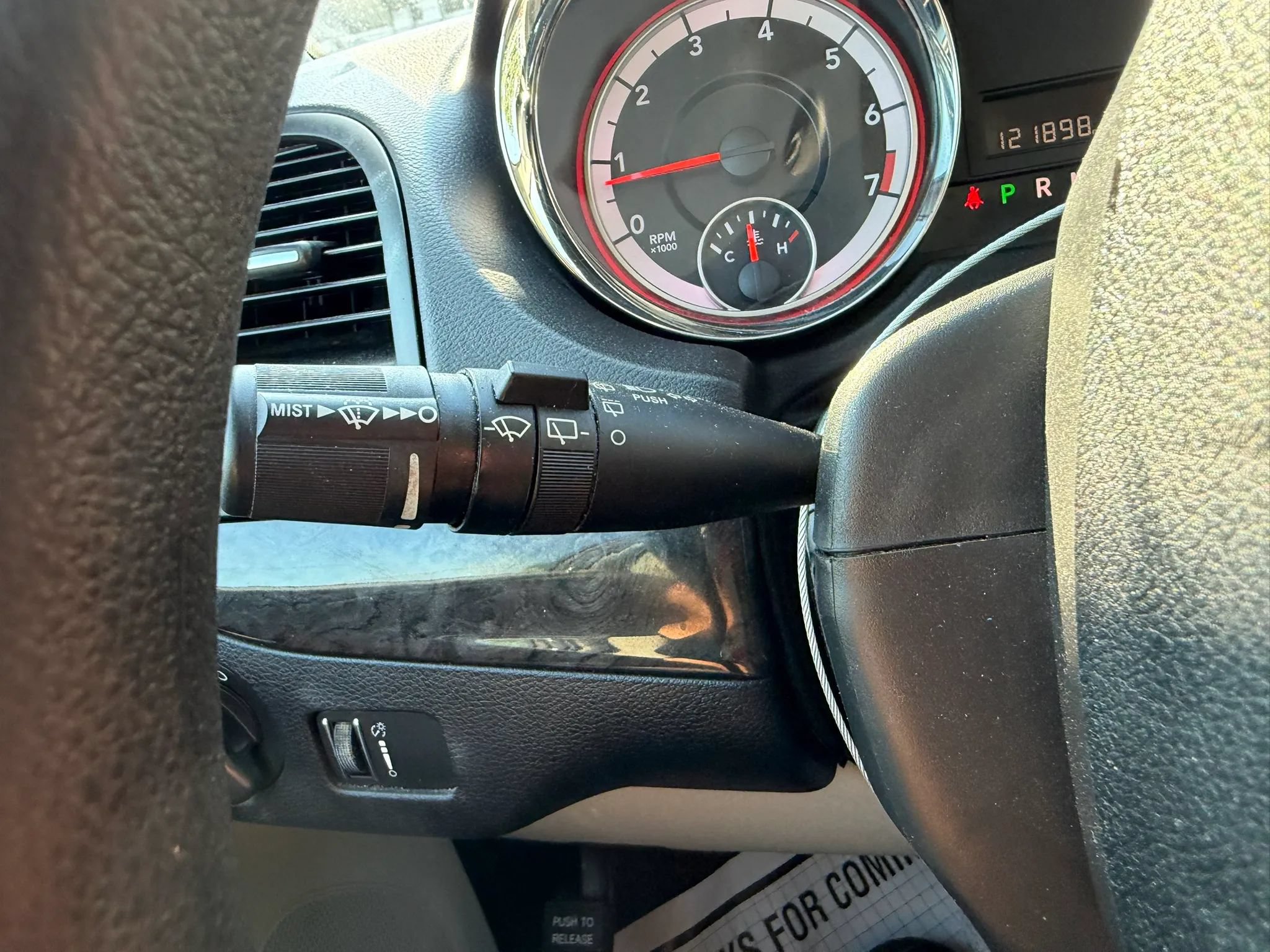 Used 2019 Dodge Grand Caravan SE w/ UConnect Hands-Free Group FWD image 16