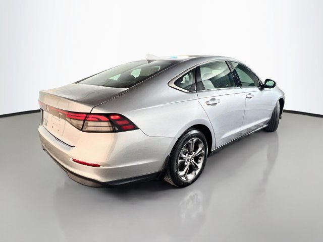 Used 2023 Honda Accord EX image 8