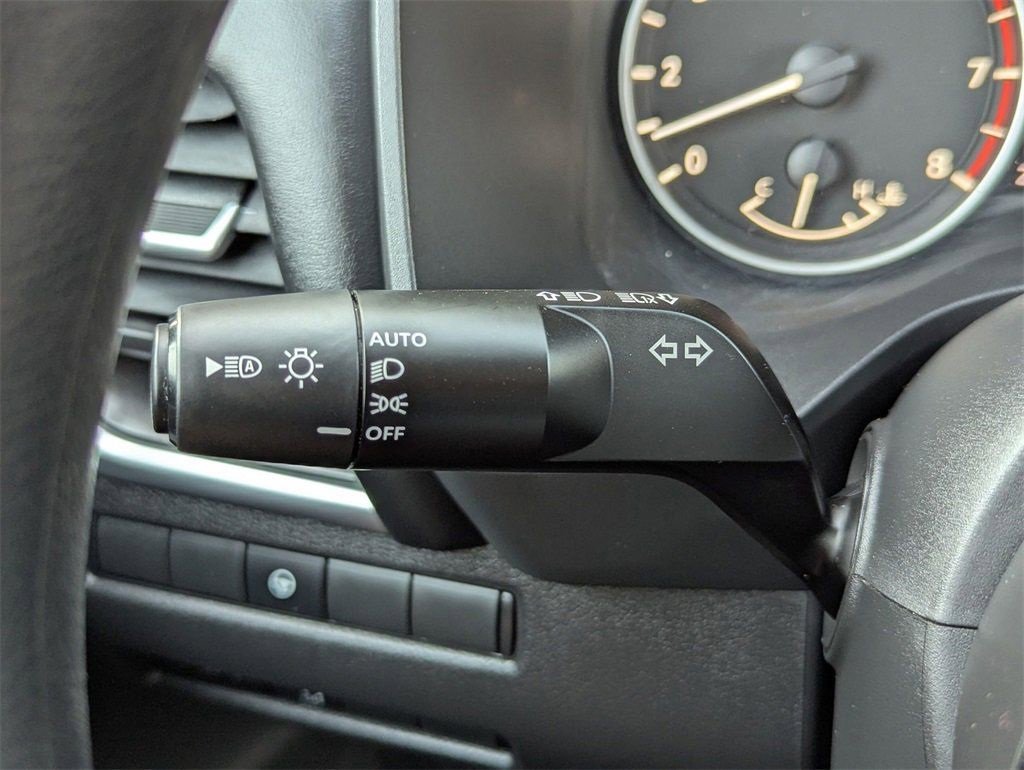 Certified 2023 Nissan Rogue SV image 23