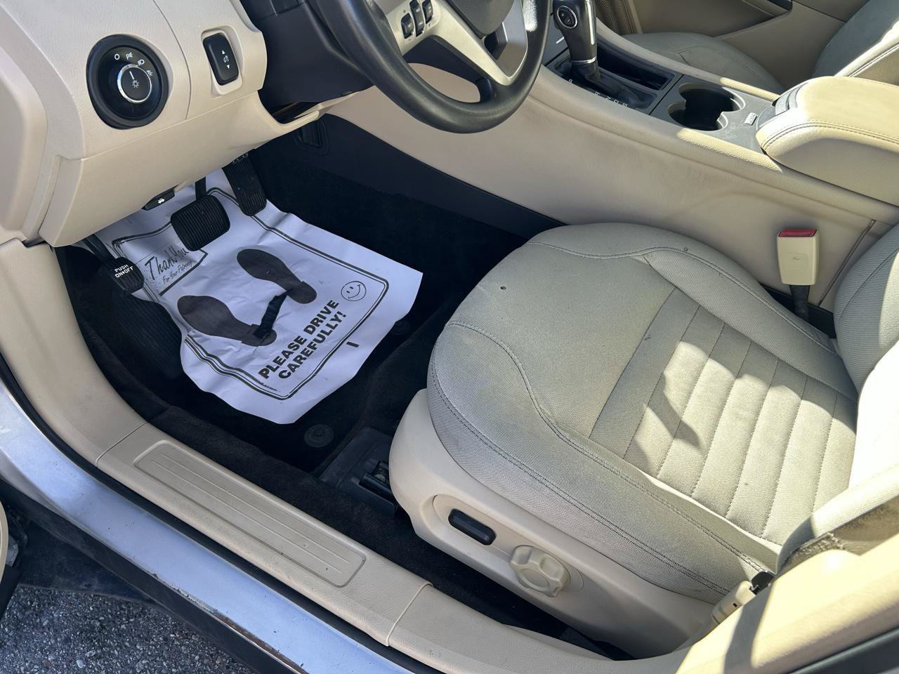 Used 2016 Ford Taurus SE FWD image 10