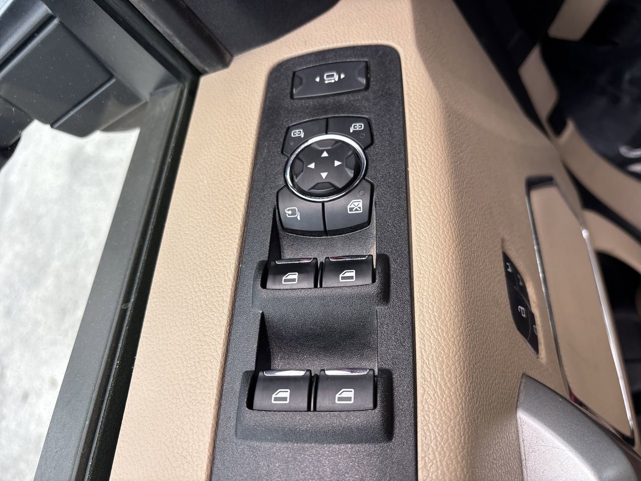 Used 2020 Ford F250 Lariat w/ Lariat Ultimate Package AWD/4WD image 17