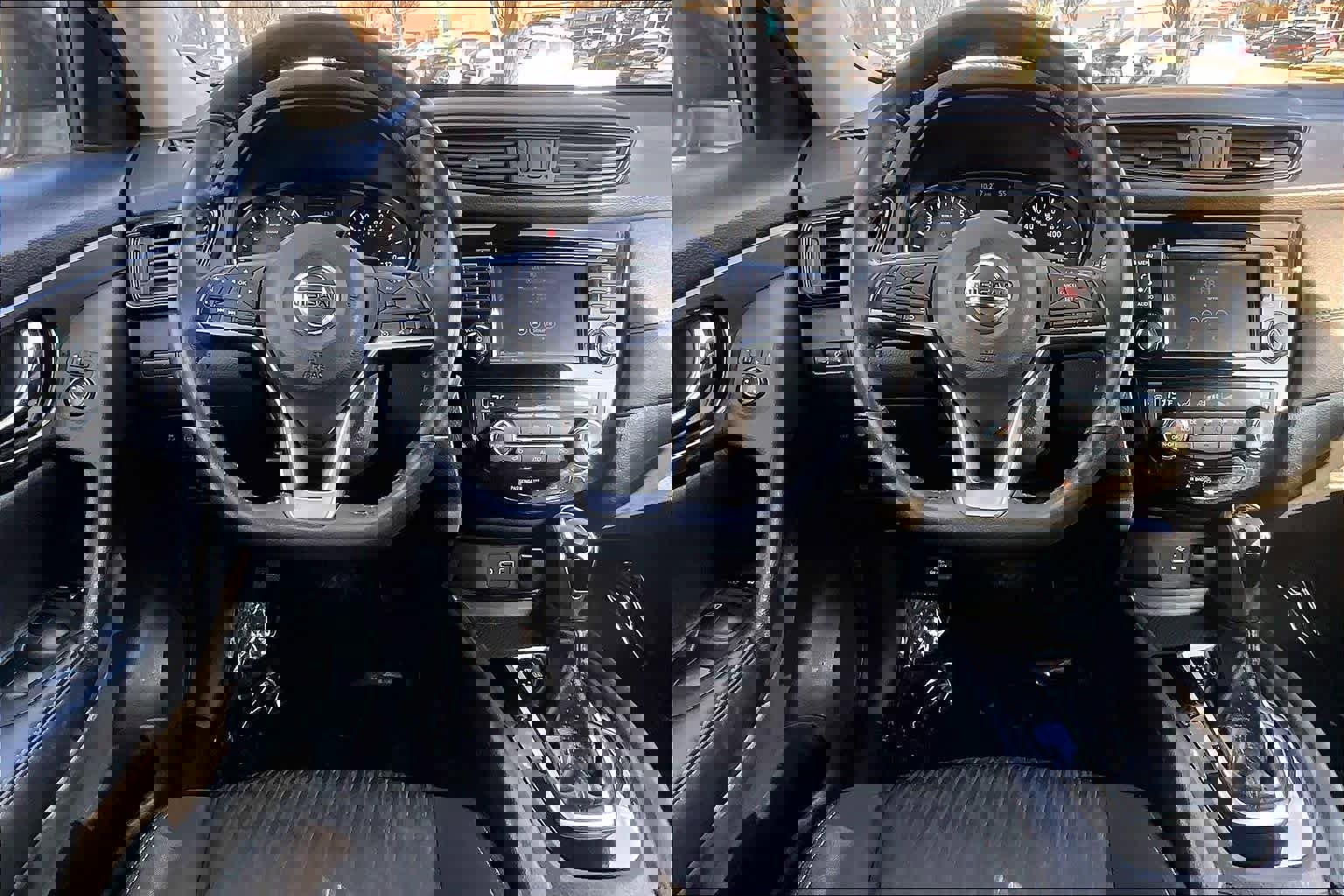 Used 2019 Nissan Rogue SV image 6