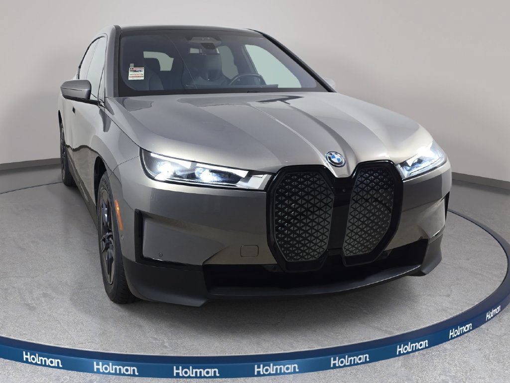 Certified 2024 BMW iX xDrive50 w/ Premium Package AWD/4WD image 3