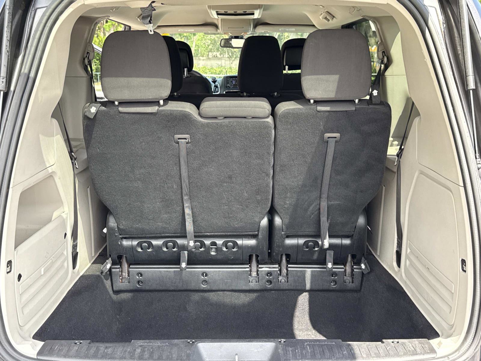 Used 2020 Dodge Grand Caravan SE w/ UConnect Hands-Free Group image 28