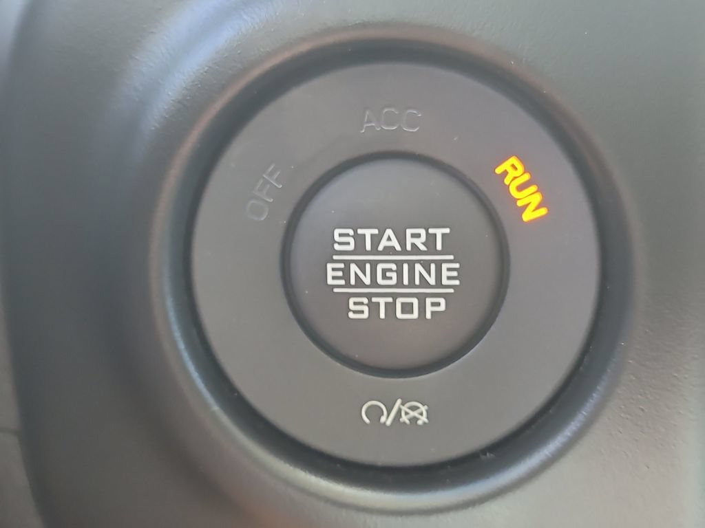 Certified 2022 Jeep Gladiator Sport AWD/4WD image 26