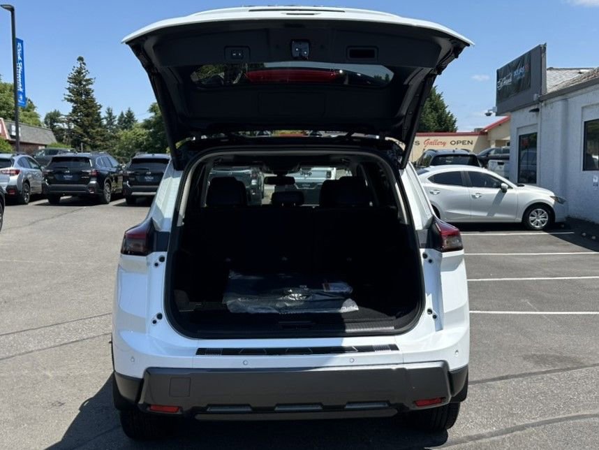 New 2025 Nissan Rogue SL w/ Tech Package image 9