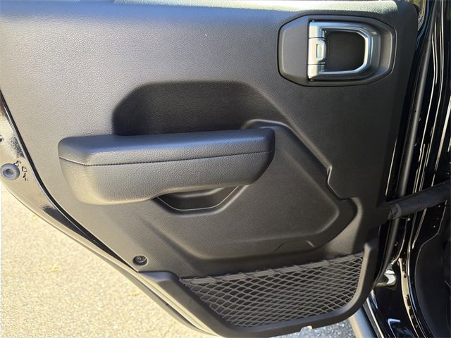 Used 2024 Jeep Gladiator Sport image 20