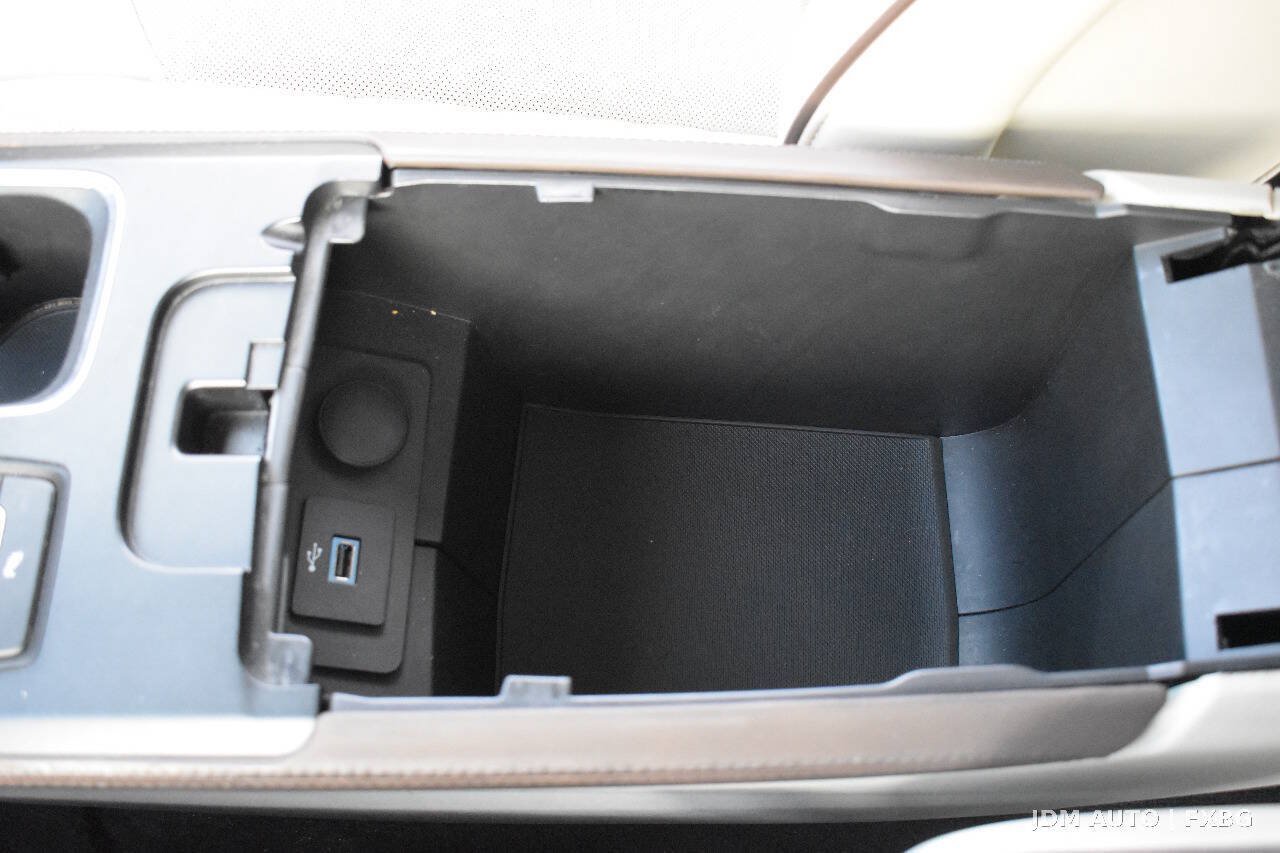 Used 2017 Ford Fusion Platinum FWD image 31