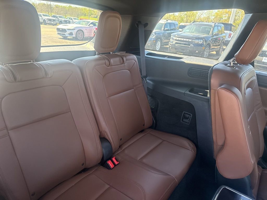 Used 2022 Lincoln Aviator Reserve w/ Equipment Group 201A AWD/4WD image 18