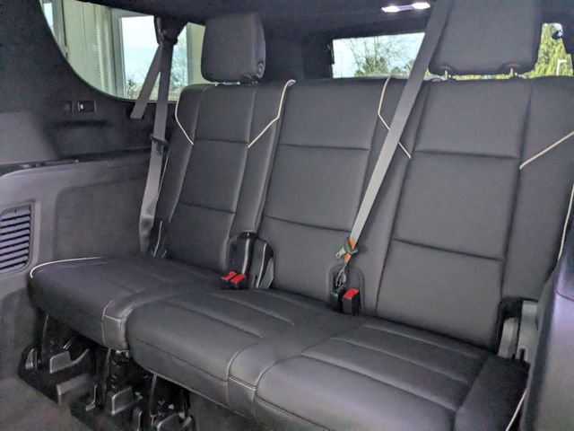 Used 2023 Cadillac Escalade ESV Premium Luxury AWD/4WD image 4