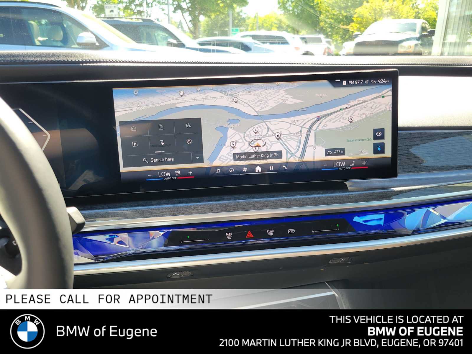 Used 2025 BMW i7 eDrive50 w/ M Sport Package RWD image 29