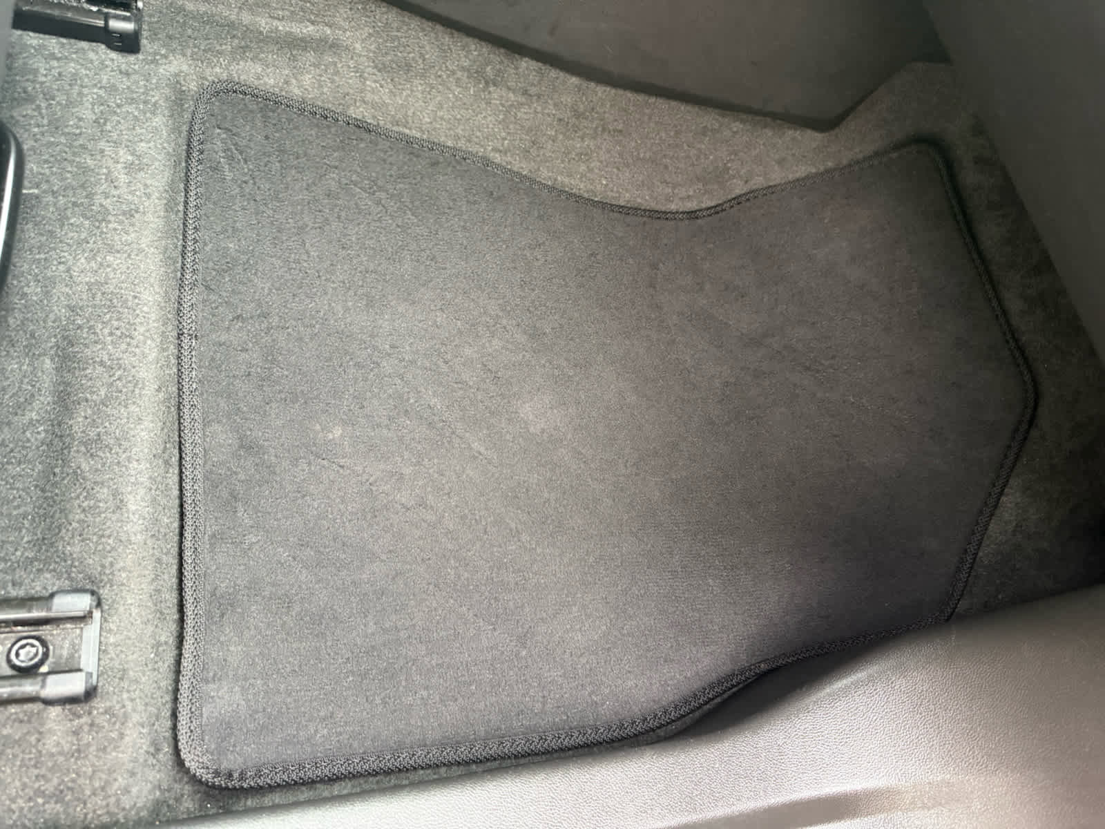 Used 2025 Chevrolet Trax LT w/ LT Convenience Package image 9