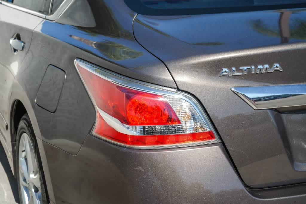 Used 2014 Nissan Altima 2.5 SL FWD image 9