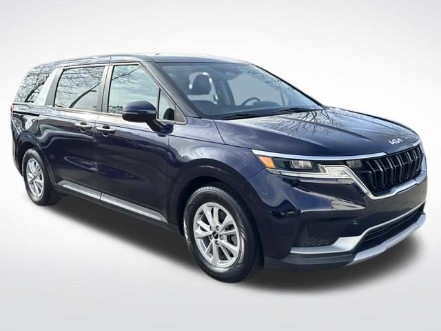 Used 2023 Kia Carnival LX image 8