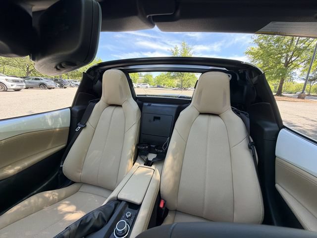 New 2026 MAZDA MX-5 Miata Club w/ Interior Package RWD image 24