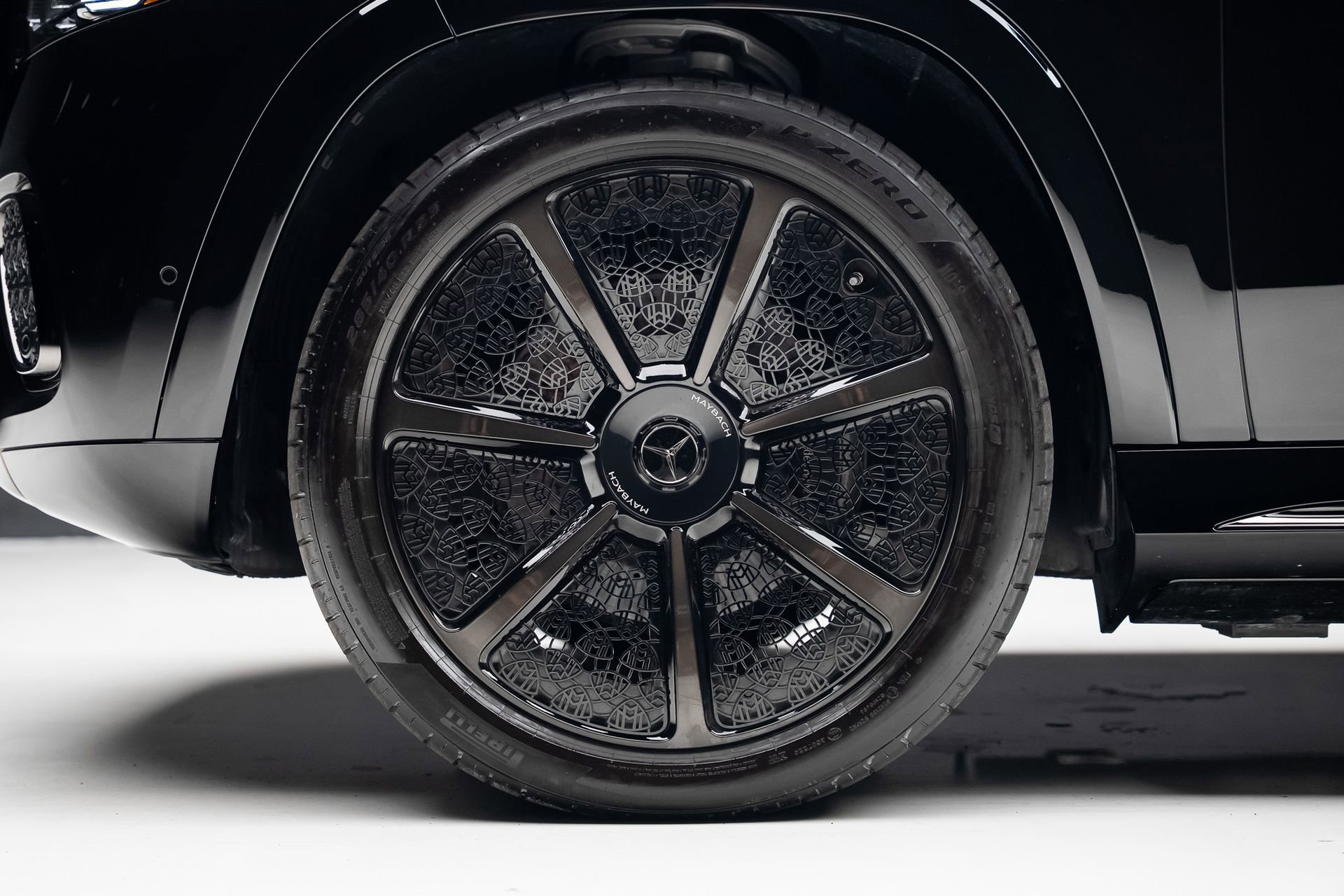 Used 2025 Mercedes-Benz Maybach GLS 600 4MATIC image 19