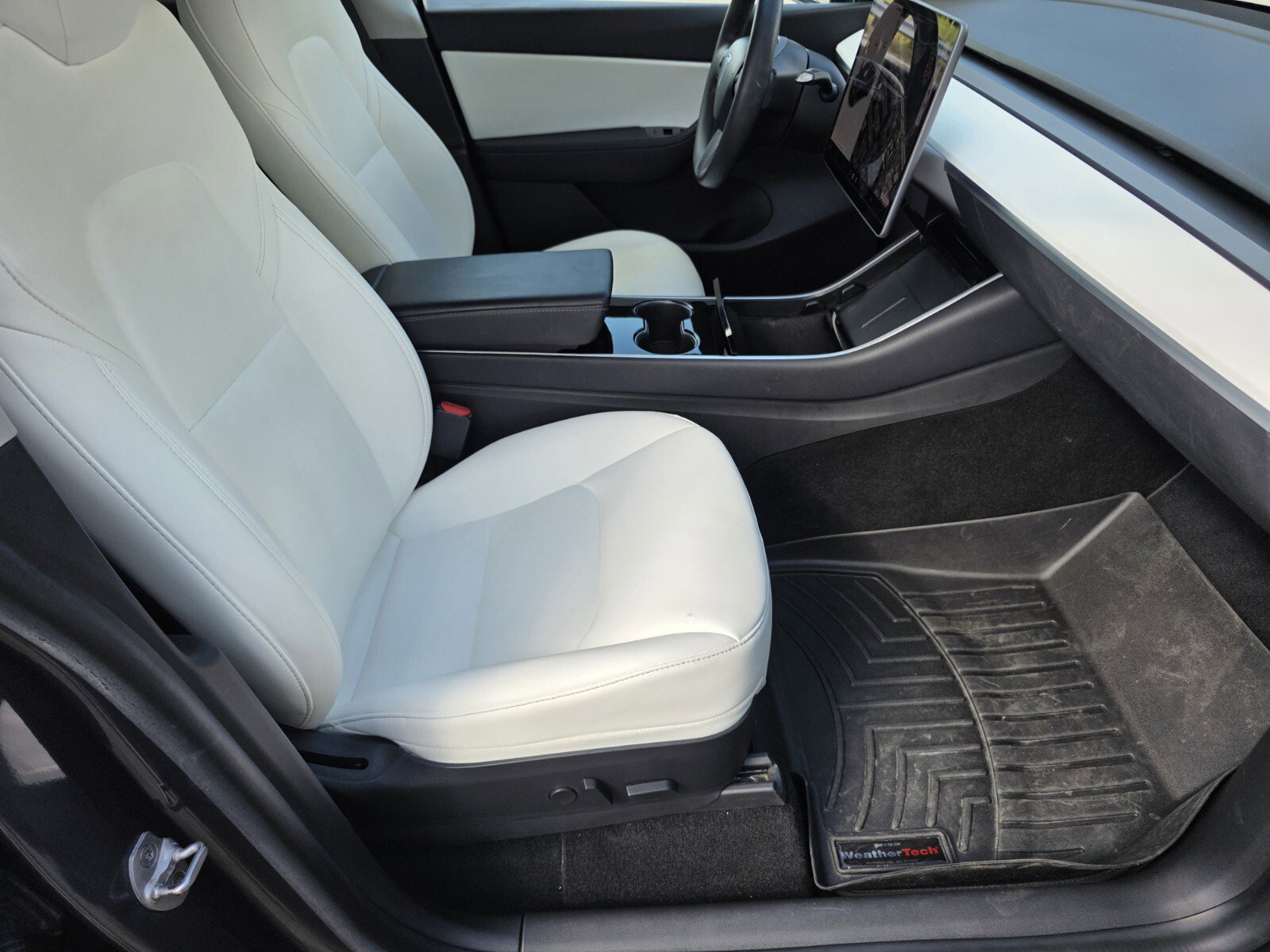 Used 2020 Tesla Model Y Performance image 3