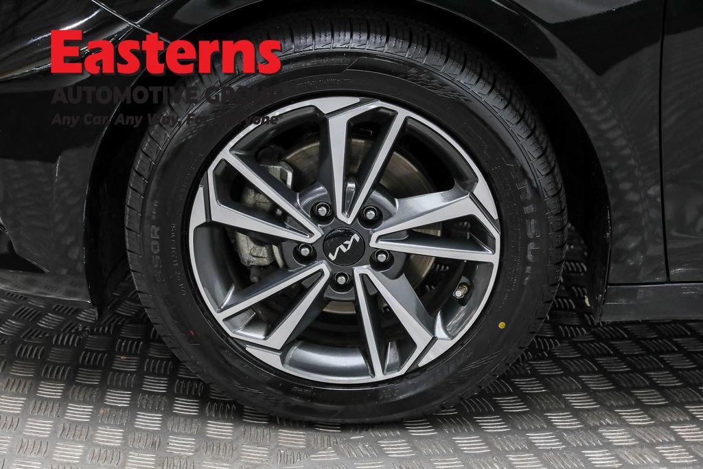 Used 2023 Kia Forte LXS image 31