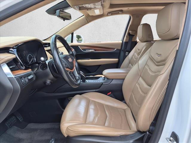 Used 2018 Cadillac XT5 Platinum w/ Driver Assist Package AWD/4WD image 14