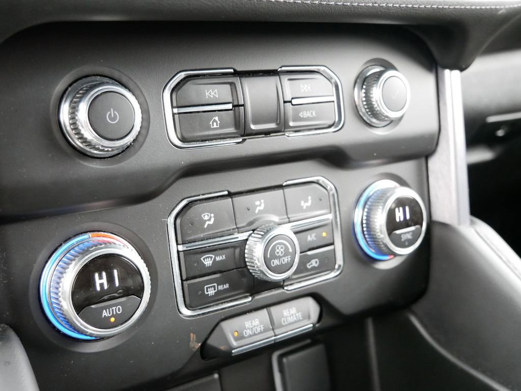 Used 2024 GMC Yukon SLE image 19