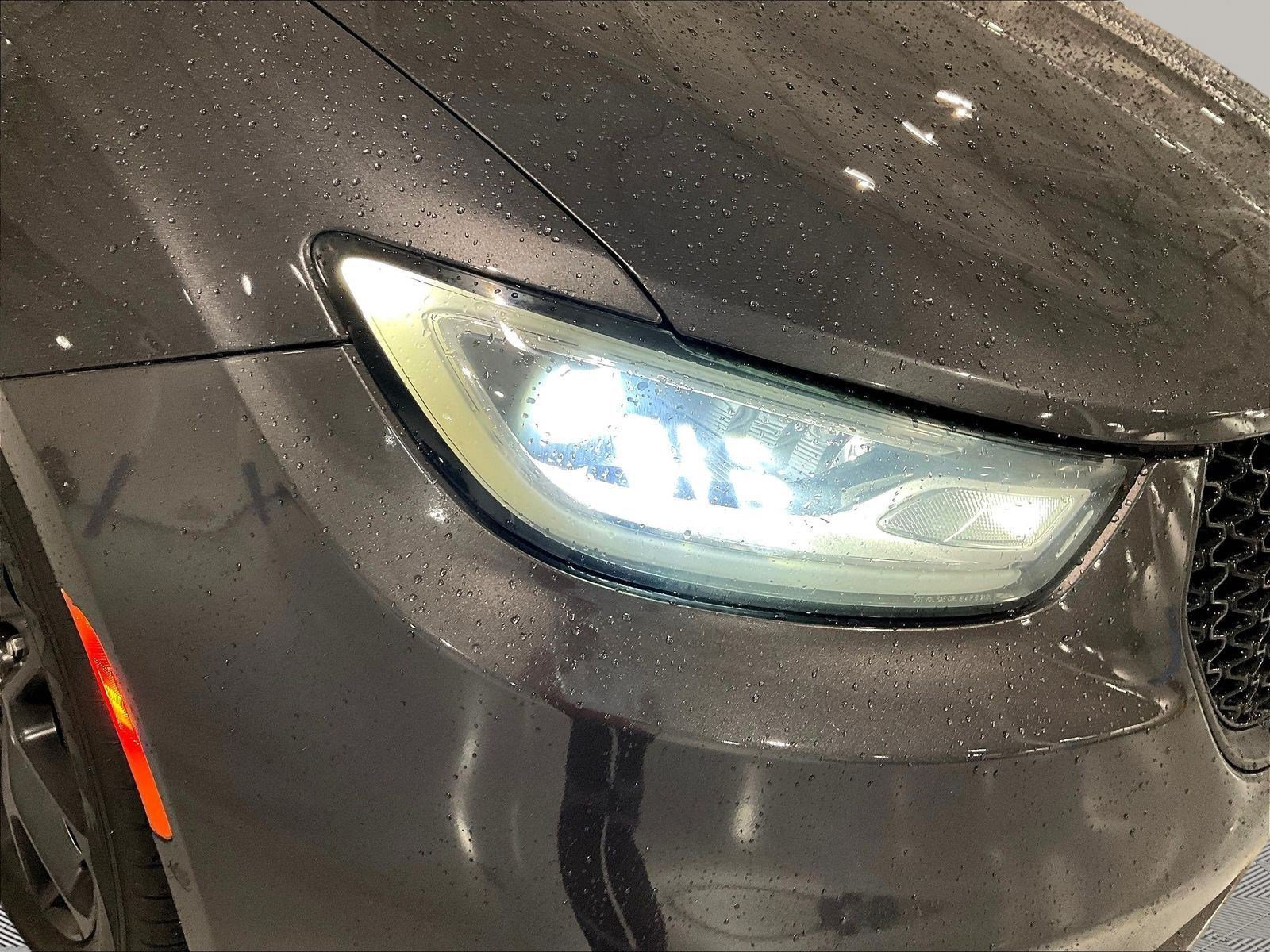 Used 2022 Chrysler Pacifica Limited w/ Uconnect Theater Family Group AWD/4WD image 31