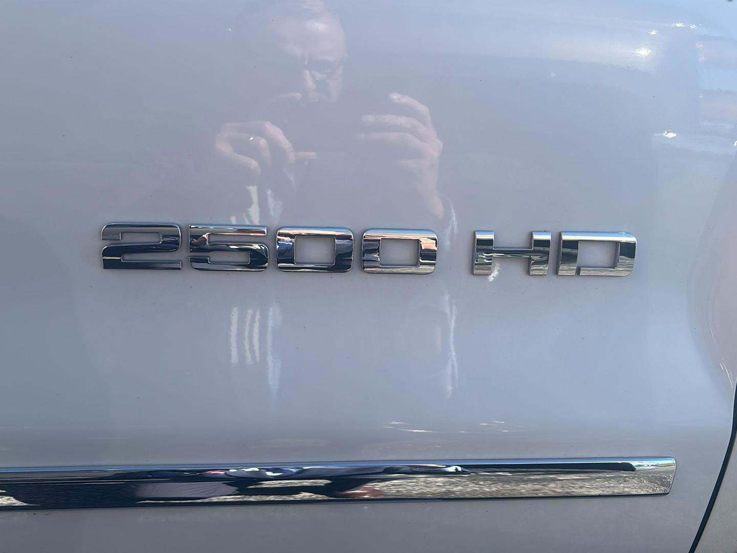 Used 2018 Chevrolet Silverado 2500 LTZ w/ LTZ Plus Package image 17