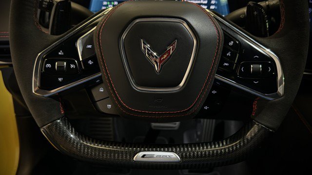 Used 2025 Chevrolet Corvette E-Ray w/ Stealth Interior Trim Package AWD/4WD image 10