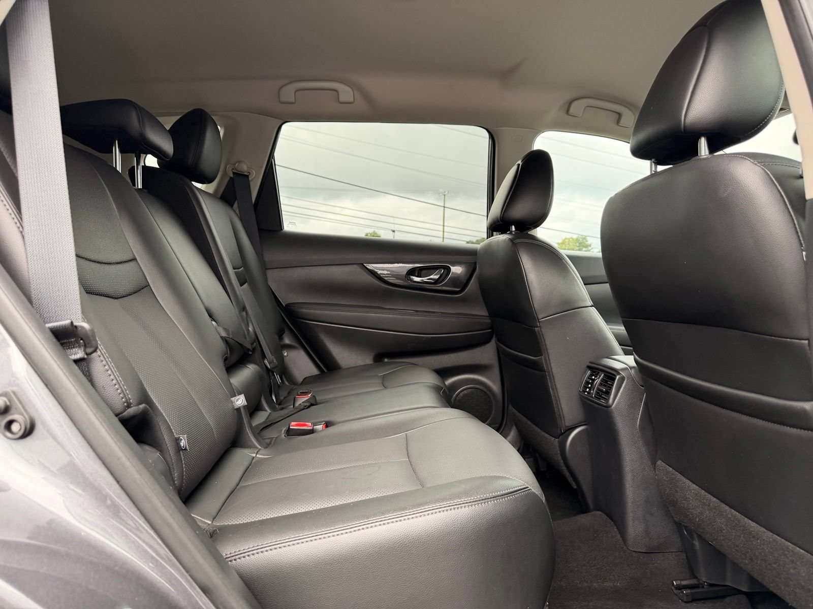 Used 2017 Nissan Rogue SL AWD/4WD image 31