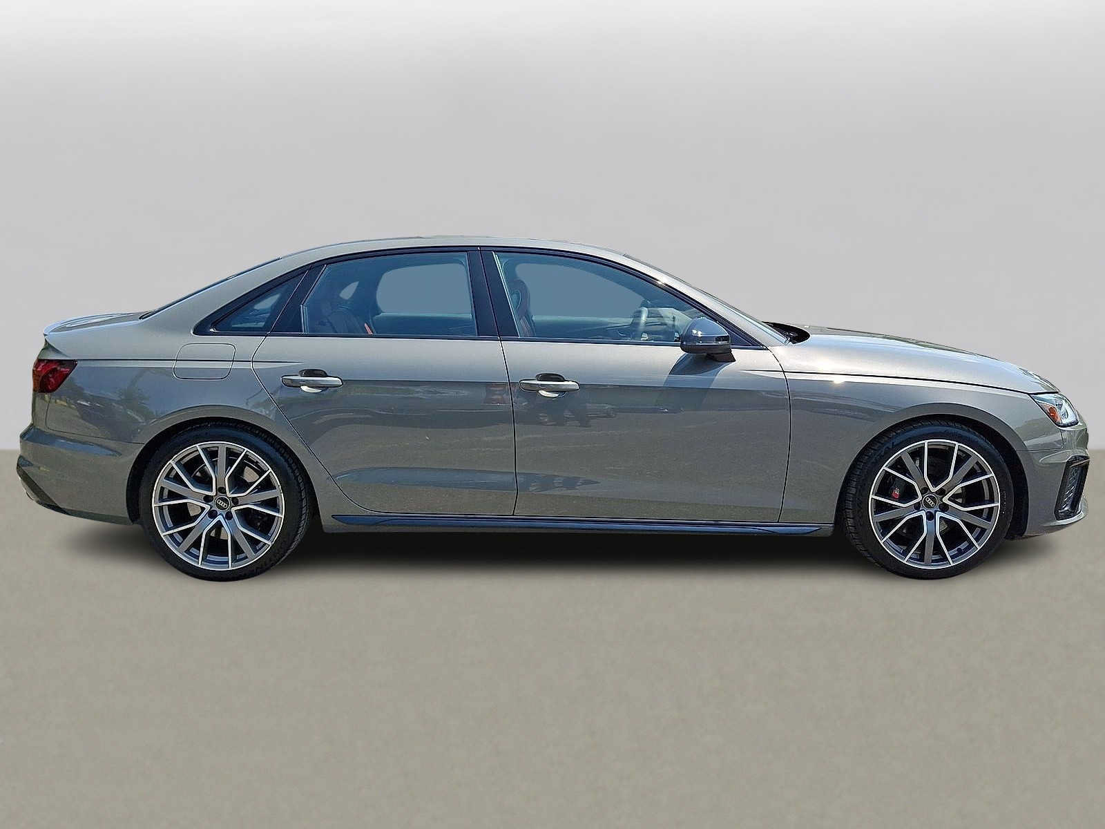 Certified 2023 Audi S4 Premium Plus w/ Premium Plus Package AWD/4WD image 32