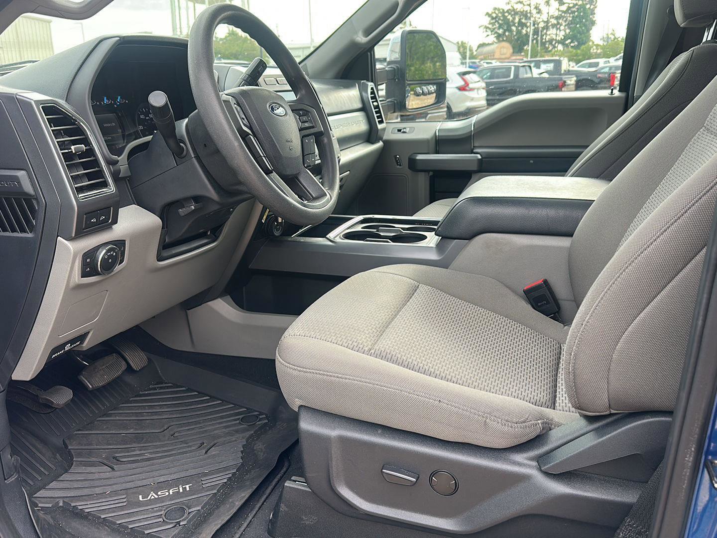 Used 2022 Ford F250 XLT w/ XLT Premium Package AWD/4WD image 3