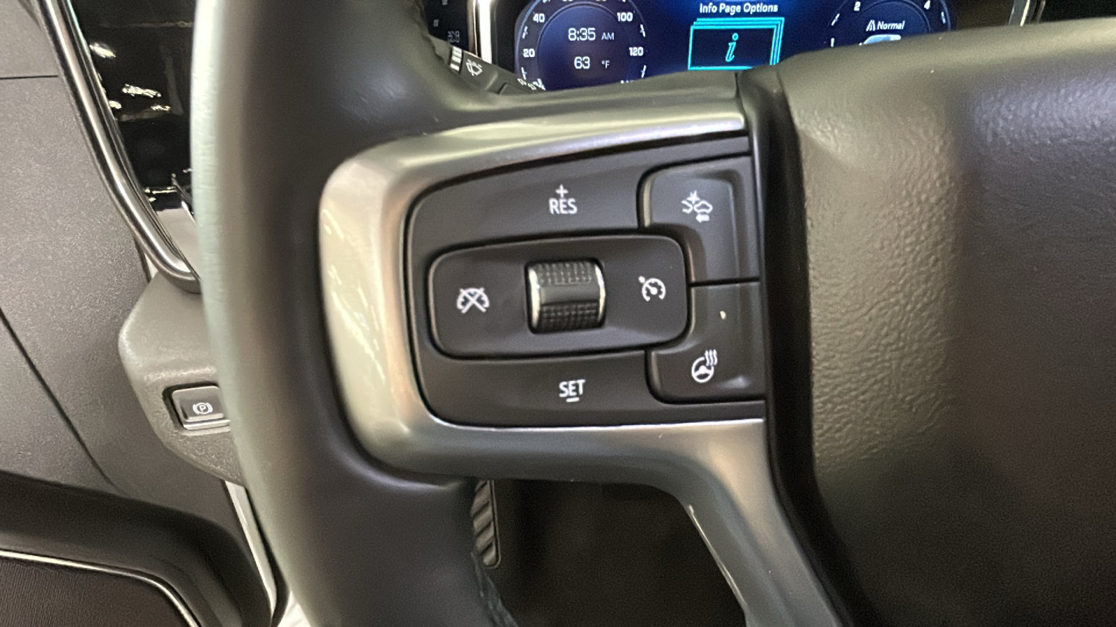 Used 2024 Chevrolet Silverado 1500 LT AWD/4WD image 18