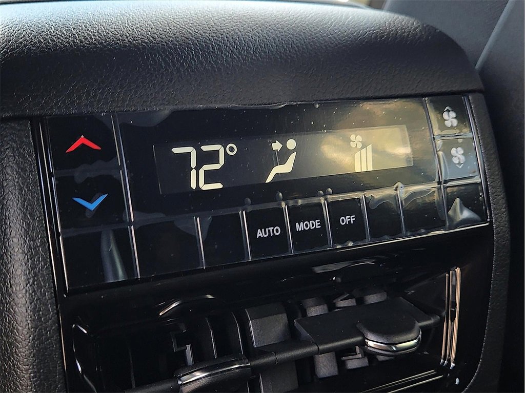 New 2025 Jeep Grand Cherokee L Laredo image 11