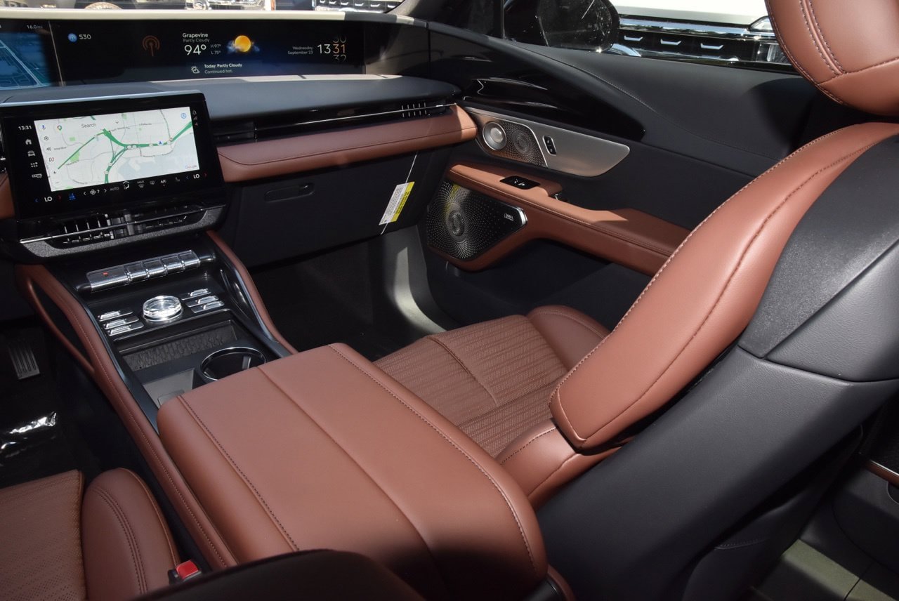 New 2026 Lincoln Nautilus Reserve AWD/4WD image 17