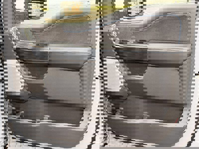 Used 2025 Ford F450 Platinum w/ FX4 Off-Road Package image 36