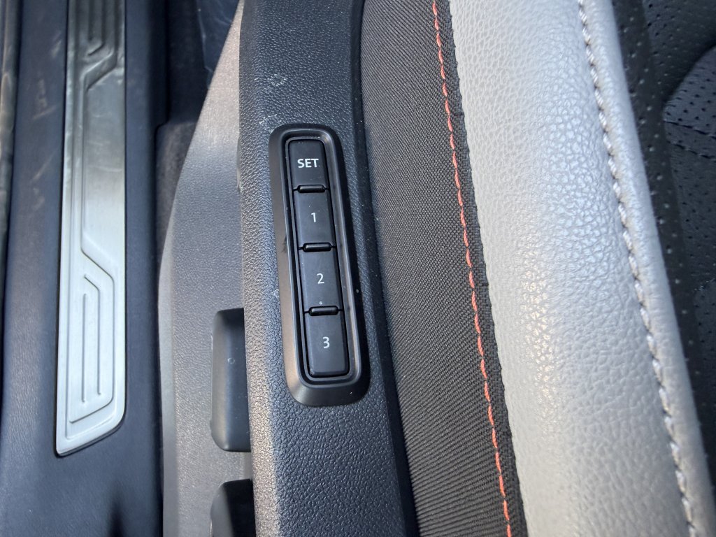 Used 2024 Volkswagen Atlas Peak Edition SEL AWD/4WD image 34