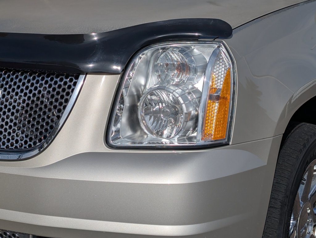 Used 2014 GMC Yukon Denali AWD/4WD image 10