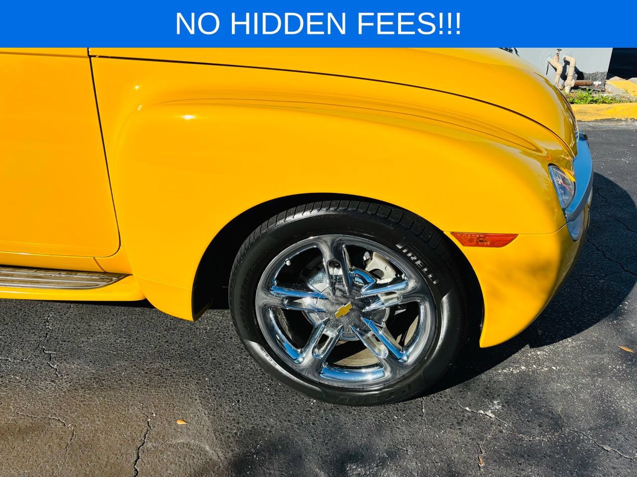 Used 2005 Chevrolet SSR w/ Preferred Equipment Group RWD image 2