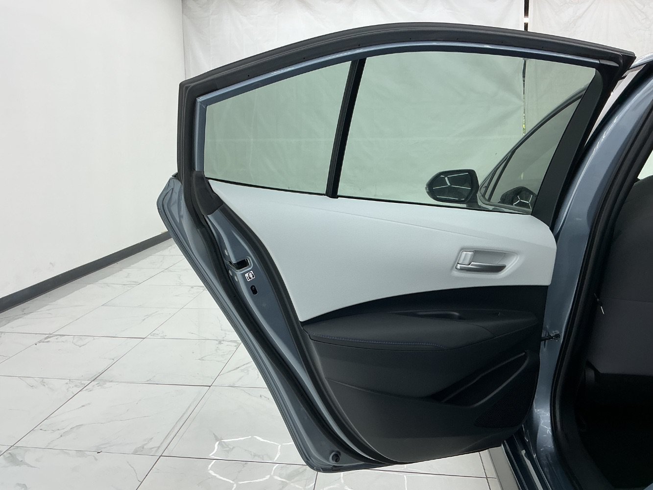 Used 2020 Toyota Corolla SE FWD image 24