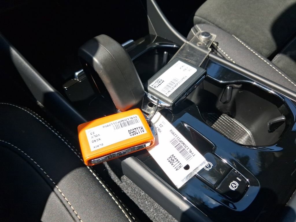 Used 2023 Volvo XC40 B5 Plus w/ Climate Package image 24