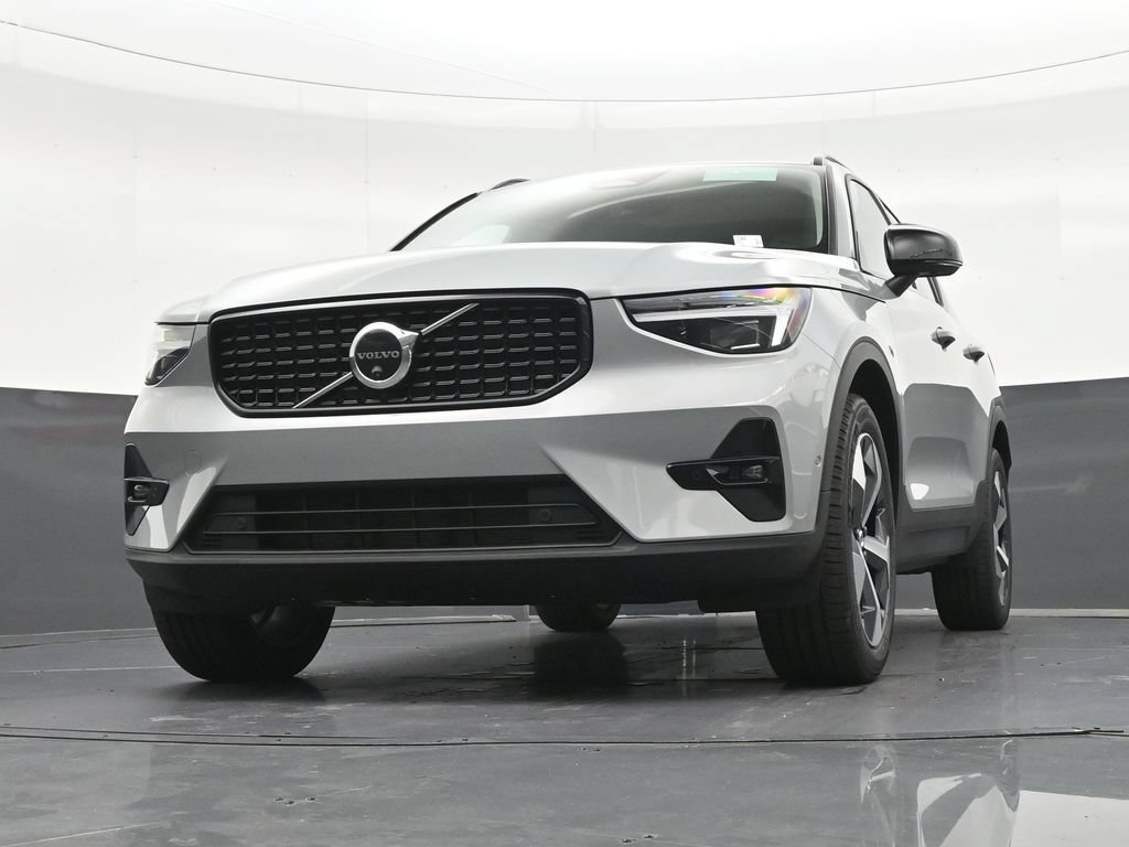 New 2026 Volvo XC40 B5 Plus w/ Protection Package Premier AWD/4WD image 30