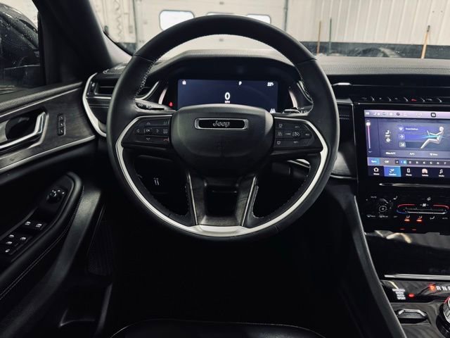 Certified 2025 Jeep Grand Cherokee Limited image 23