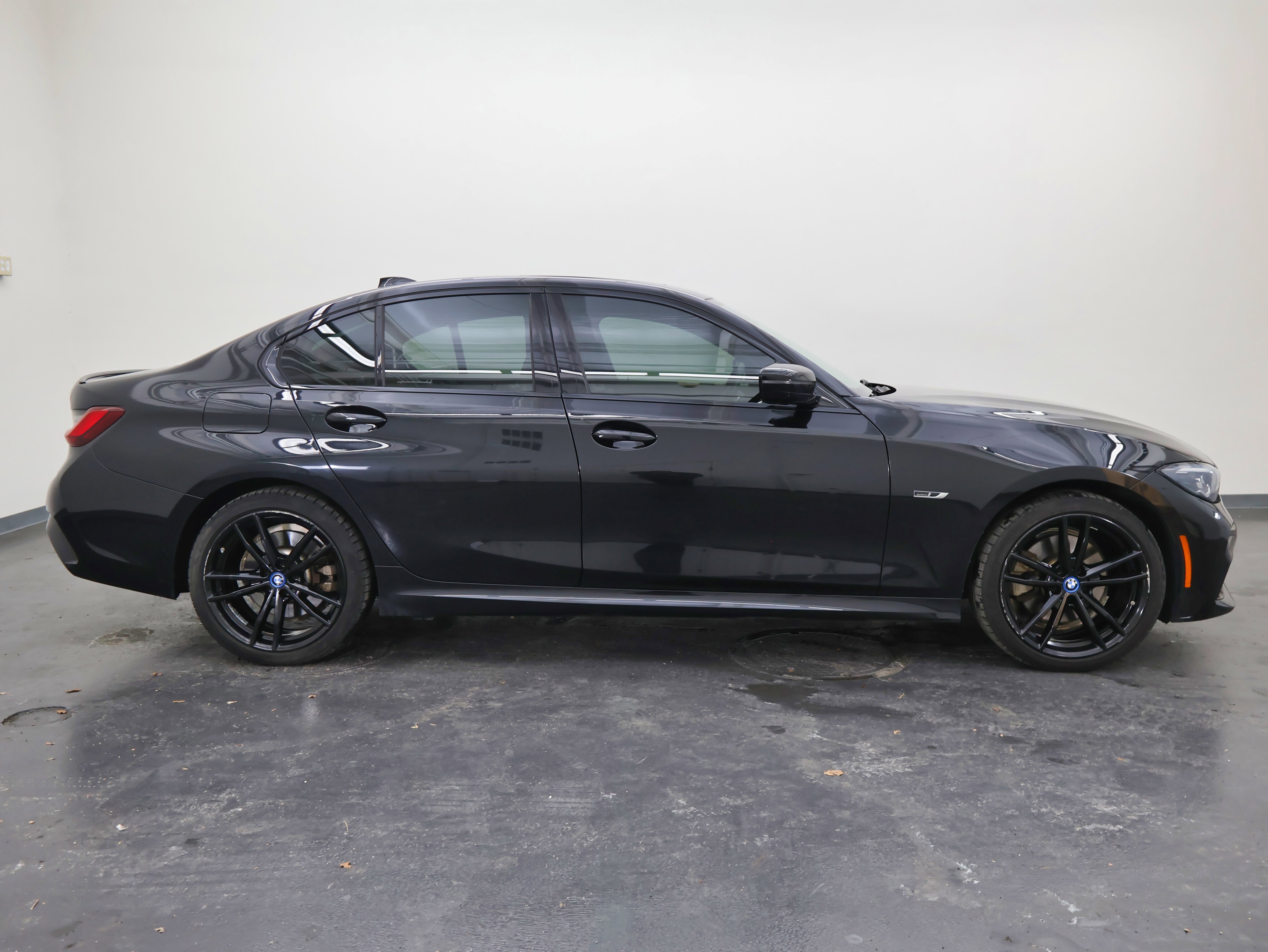 Used 2022 BMW 330e xDrive w/ M Sport Package image 2