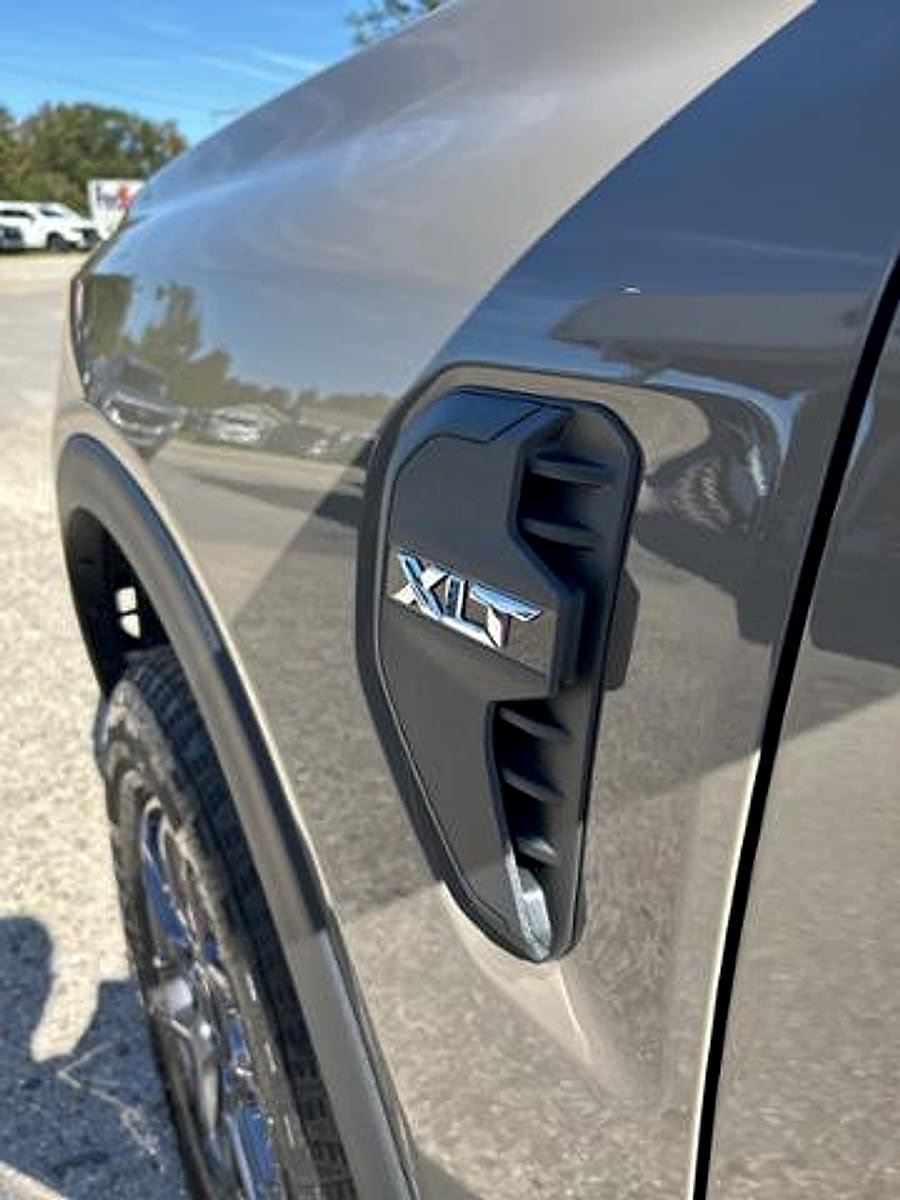 New 2025 Ford Ranger XLT w/ Equipment Group 301A High RWD image 9