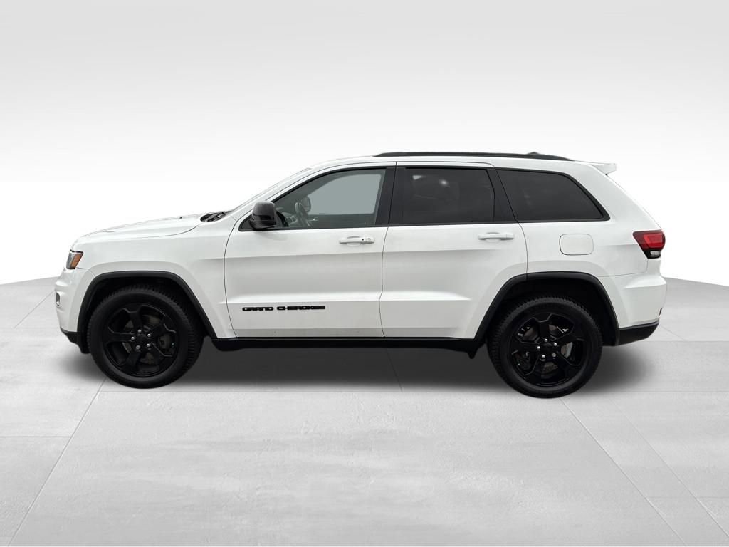 Used 2018 Jeep Grand Cherokee Laredo image 2